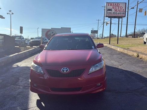 Used 2007 Toyota Camry SE FWD image 2