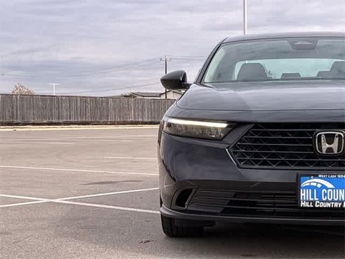 Used 2025 Honda Accord SE image 10