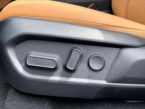 New 2026 Lexus ES 350e FWD image 15