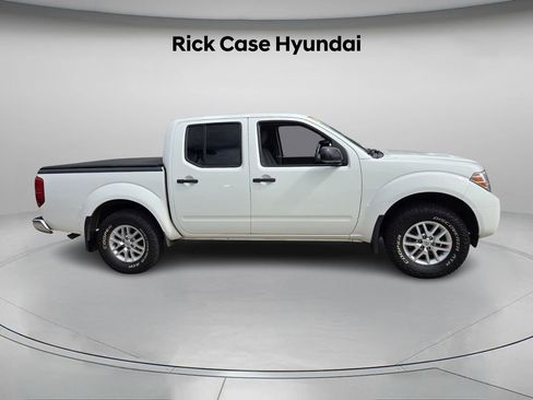 Used 2019 Nissan Frontier SV image 4
