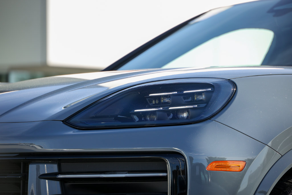 Certified 2026 Porsche Cayenne Coupe AWD/4WD image 8