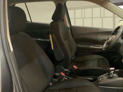 Used 2024 Nissan Kicks S image 7