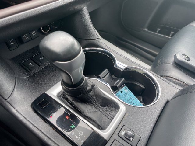 Used 2019 Toyota Highlander XLE AWD/4WD image 17