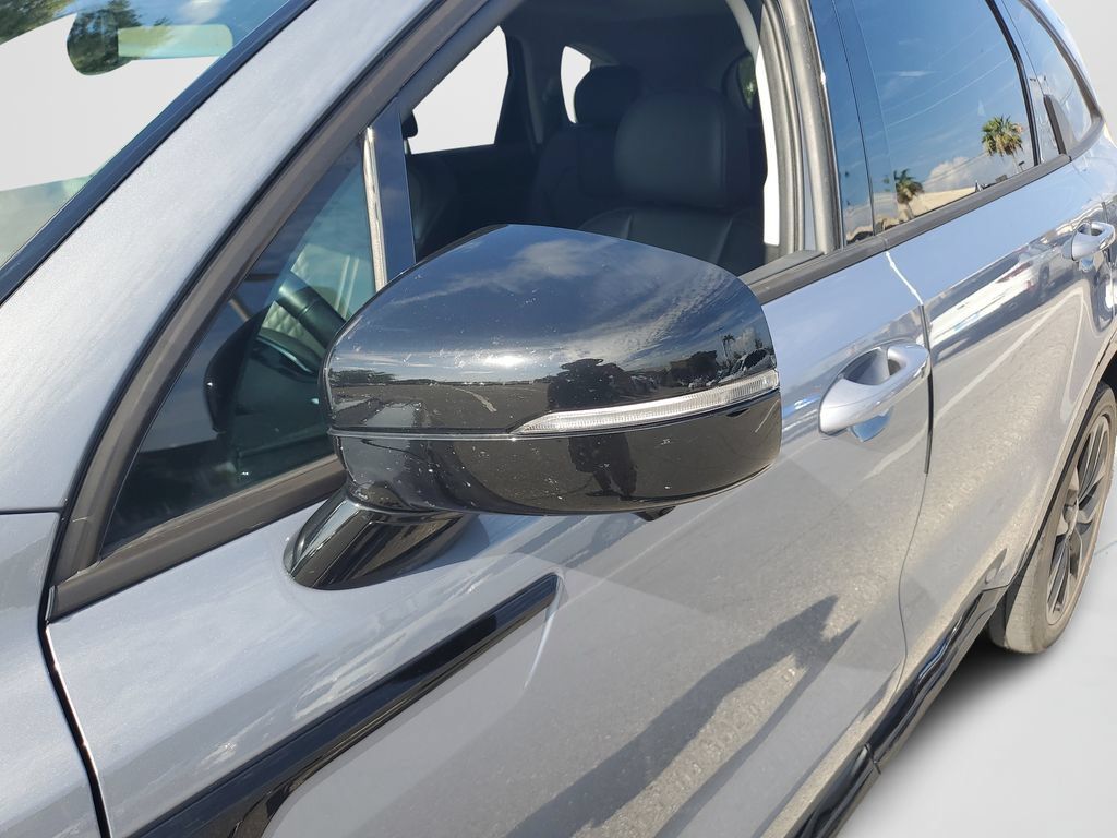 Used 2023 Kia Sorento SX AWD/4WD image 29
