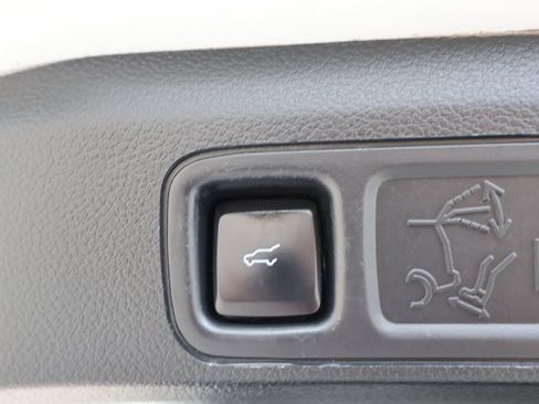 Used 2021 Ford Expedition XLT AWD/4WD image 32