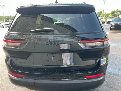 Used 2023 Jeep Grand Cherokee L Laredo AWD/4WD image 5