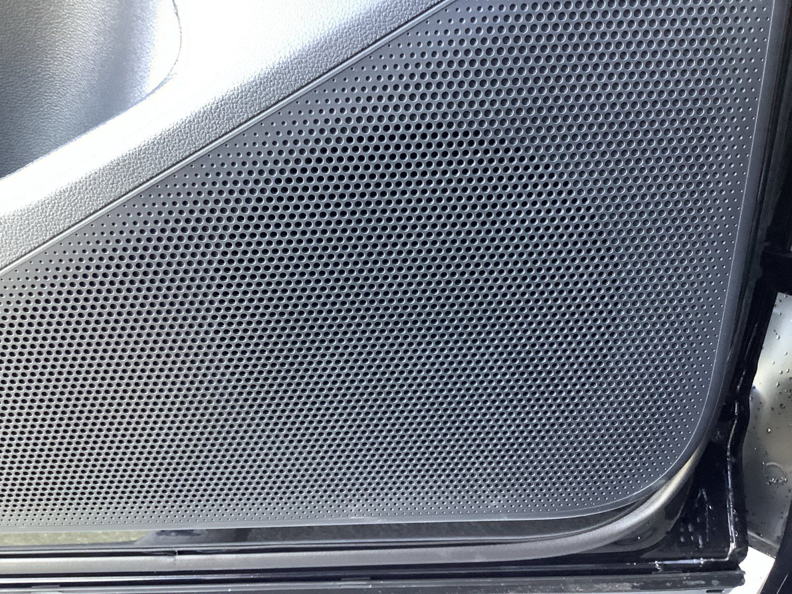 New 2026 Volkswagen Tiguan SE R-Line FWD image 26
