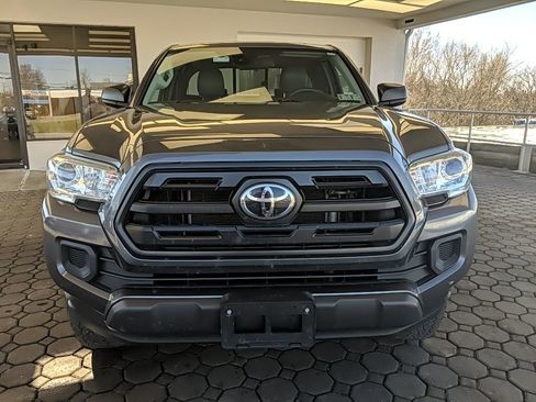 Used 2019 Toyota Tacoma SR w/ SX Package image 2