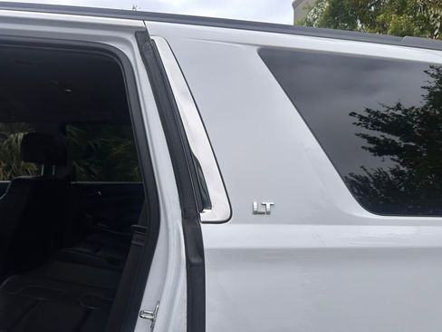 Used 2019 Chevrolet Tahoe LT w/ Luxury Package RWD image 4