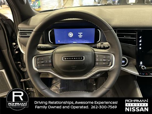 Used 2024 Jeep Wagoneer Series II image 11