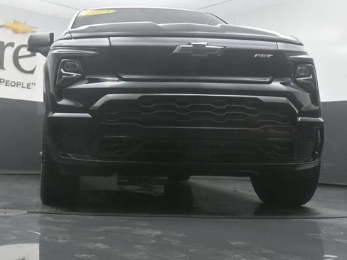 Used 2024 Chevrolet Silverado EV RST AWD/4WD image 4