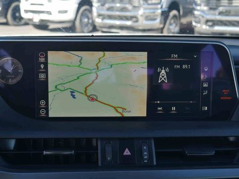 Used 2019 Lexus ES 300h w/ Premium Package image 35