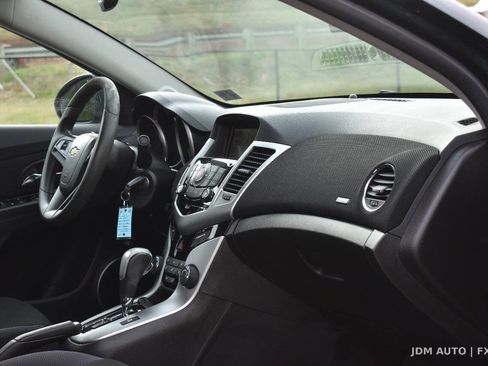 Used 2015 Chevrolet Cruze LT w/ Sun And Sound Package FWD image 17