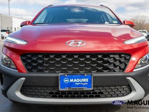 Used 2023 Hyundai Kona SEL AWD/4WD image 3