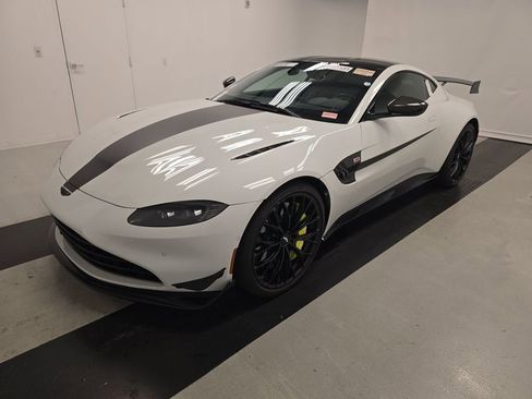 Used 2023 Aston Martin V8 Vantage Coupe image 1