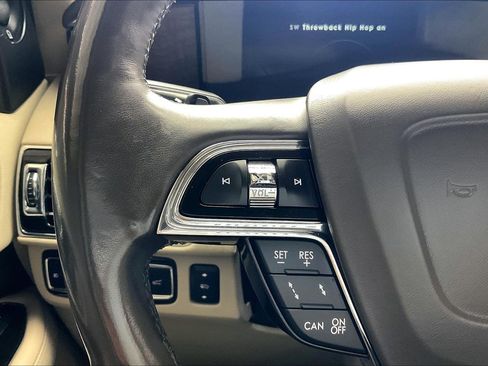 Used 2018 Lincoln Navigator Reserve w/ Technology Package AWD/4WD image 20