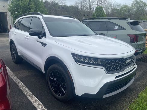 Certified 2022 Kia Sorento S AWD/4WD image 1