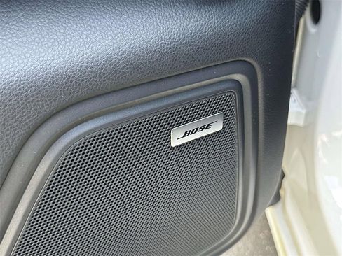 Used 2025 Porsche Macan image 18