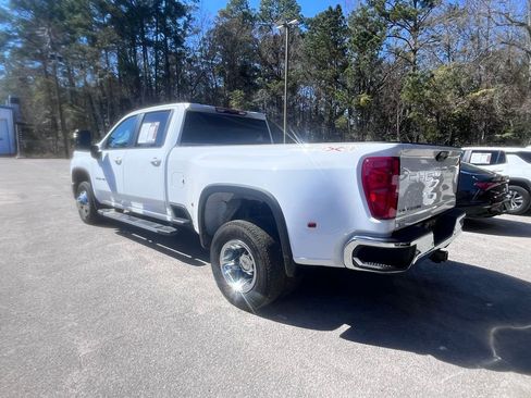Used 2025 Chevrolet Silverado 3500 LT w/ Safety Package image 4