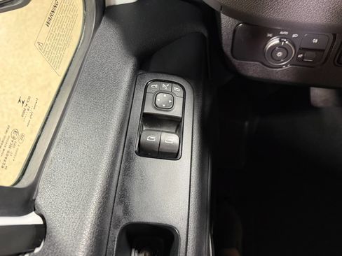 Used 2019 Mercedes-Benz Sprinter 2500 image 38