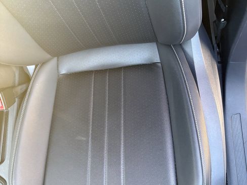 Used 2022 Volkswagen Tiguan SE w/ Panoramic Sunroof Package image 9