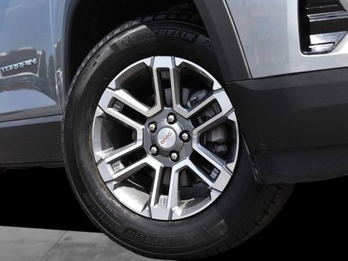 Used 2025 GMC Terrain Elevation FWD image 3