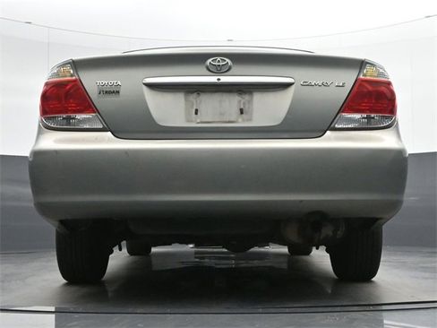 Used 2005 Toyota Camry LE image 13