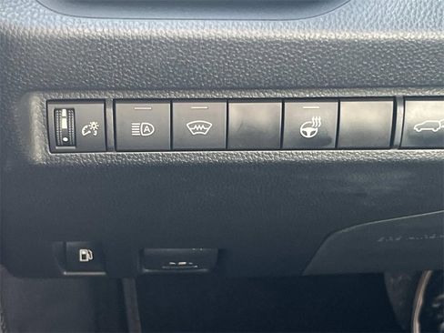 Used 2023 Toyota RAV4 XLE Premium image 29