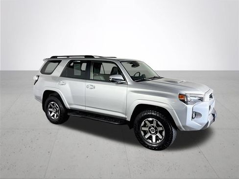 Used 2021 Toyota 4Runner TRD Off-Road Premium w/ Moonroof Package AWD/4WD image 4