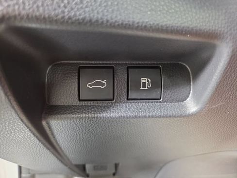 Used 2023 Toyota Crown AWD/4WD image 28