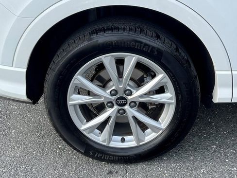 Certified 2025 Audi Q3 2.0T Premium Plus w/ Premium Plus Package image 11