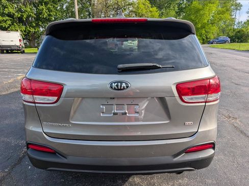 Used 2016 Kia Sorento AWD w/ LX Convenience Package image 12