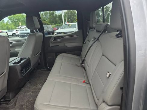 Used 2024 Chevrolet Silverado 1500 LT Trail Boss w/ LT Trail Boss Premium Package AWD/4WD image 9