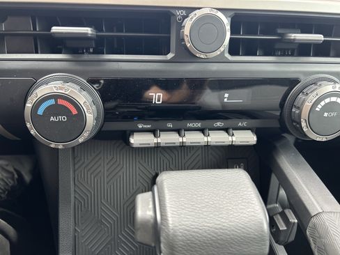Certified 2025 Toyota Tacoma TRD Sport AWD/4WD image 30