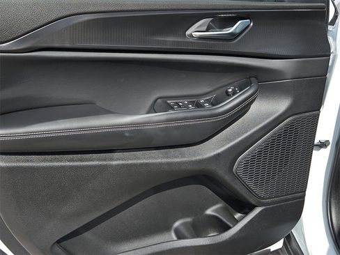 New 2025 Jeep Grand Cherokee L Laredo image 21