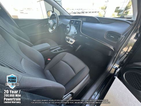 Used 2018 Toyota Prius Two image 30