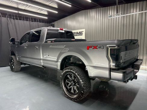 Used 2022 Ford F350 Platinum w/ FX4 Off-Road Package AWD/4WD image 4