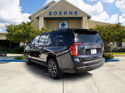 Used 2023 GMC Yukon XL AT4 image 3