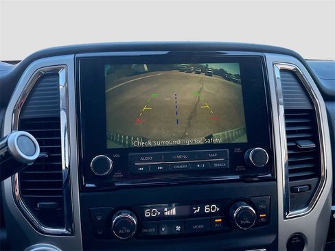Used 2020 Nissan Titan SV w/ SV Convenience Package image 14