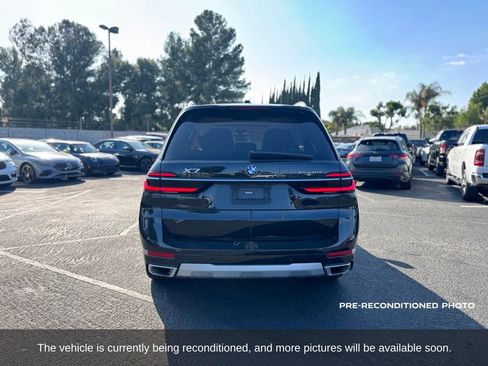 Used 2023 BMW X7 xDrive40i w/ Premium Package AWD/4WD image 4