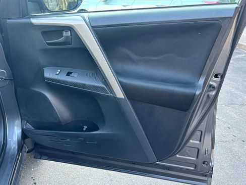 Used 2013 Toyota RAV4 XLE image 16