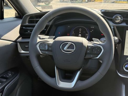 Used 2025 Lexus RZ 450e image 9