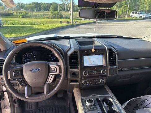 Used 2019 Ford Expedition XLT w/ Equipment Group 202A image 11