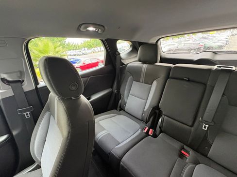 Used 2025 Chevrolet Blazer LT FWD image 41
