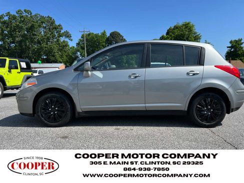 Used 2011 Nissan Versa 1.8 S w/ Plus Pkg image 4