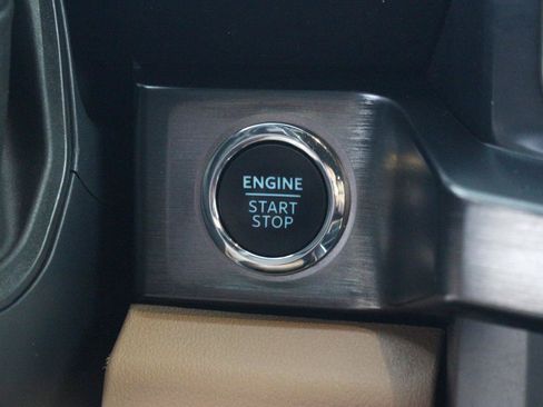 Used 2023 Ford F250 Lariat w/ Sport Appearance Package AWD/4WD image 31