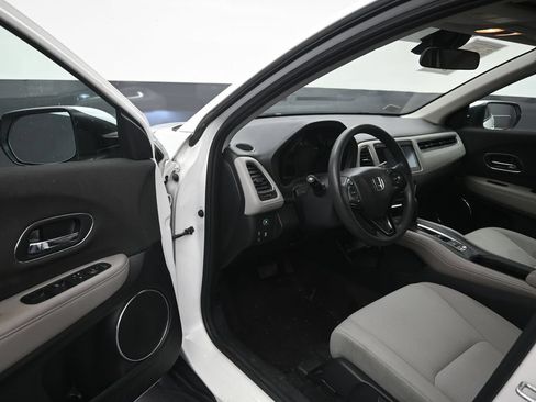 Used 2021 Honda HR-V EX image 10