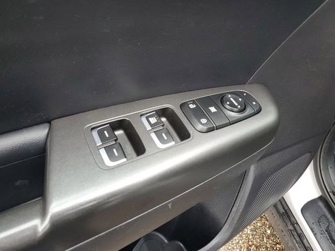 Used 2019 Kia Sportage LX image 12