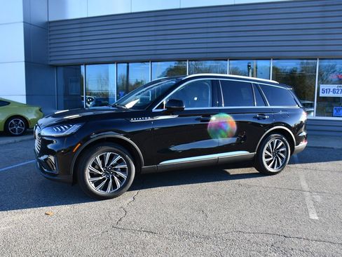 New 2026 Lincoln Aviator Premiere image 2