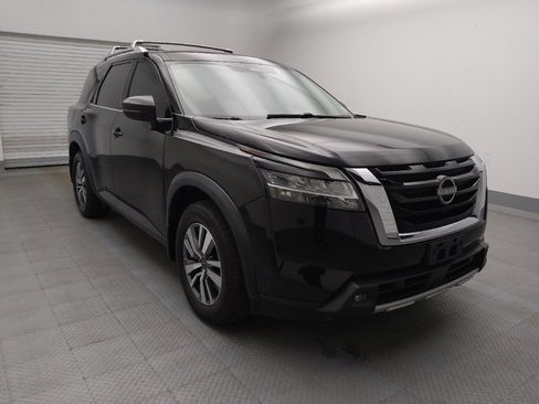 Used 2022 Nissan Pathfinder SL AWD/4WD image 13